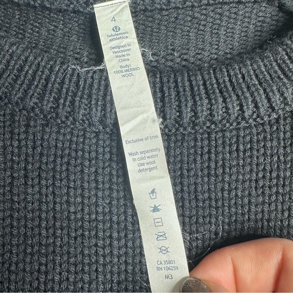Lululemon Yin to You Sweater 4 Small black merino wool thumb holes heavy long - Picture 14 of 16